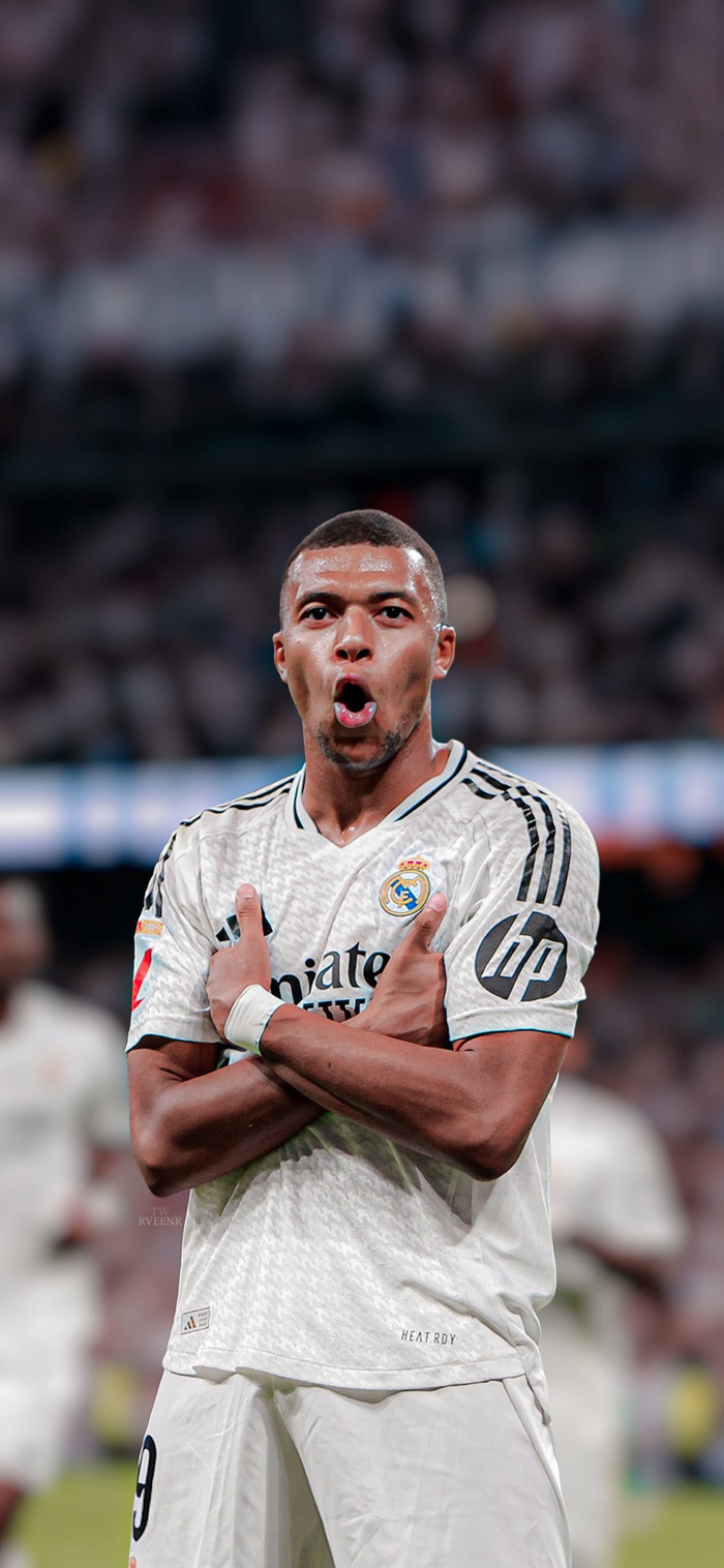 马卡报：切尔西有意后卫赫伊森，他们将与皇马展开竞争