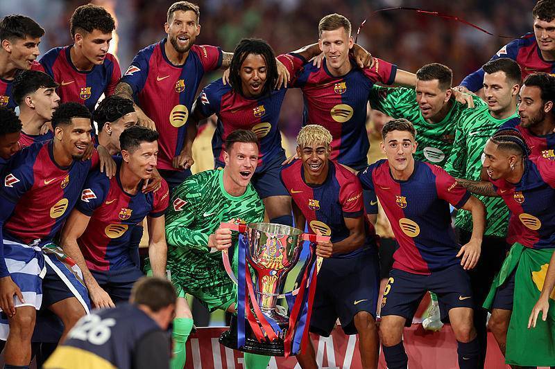 18年湖人得到老詹付出什么样的筹码，其他球队都开出什么条件。