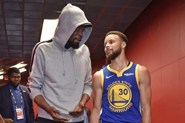 [图]杜兰特25+8东契奇25+7 火箭客场大胜湖人