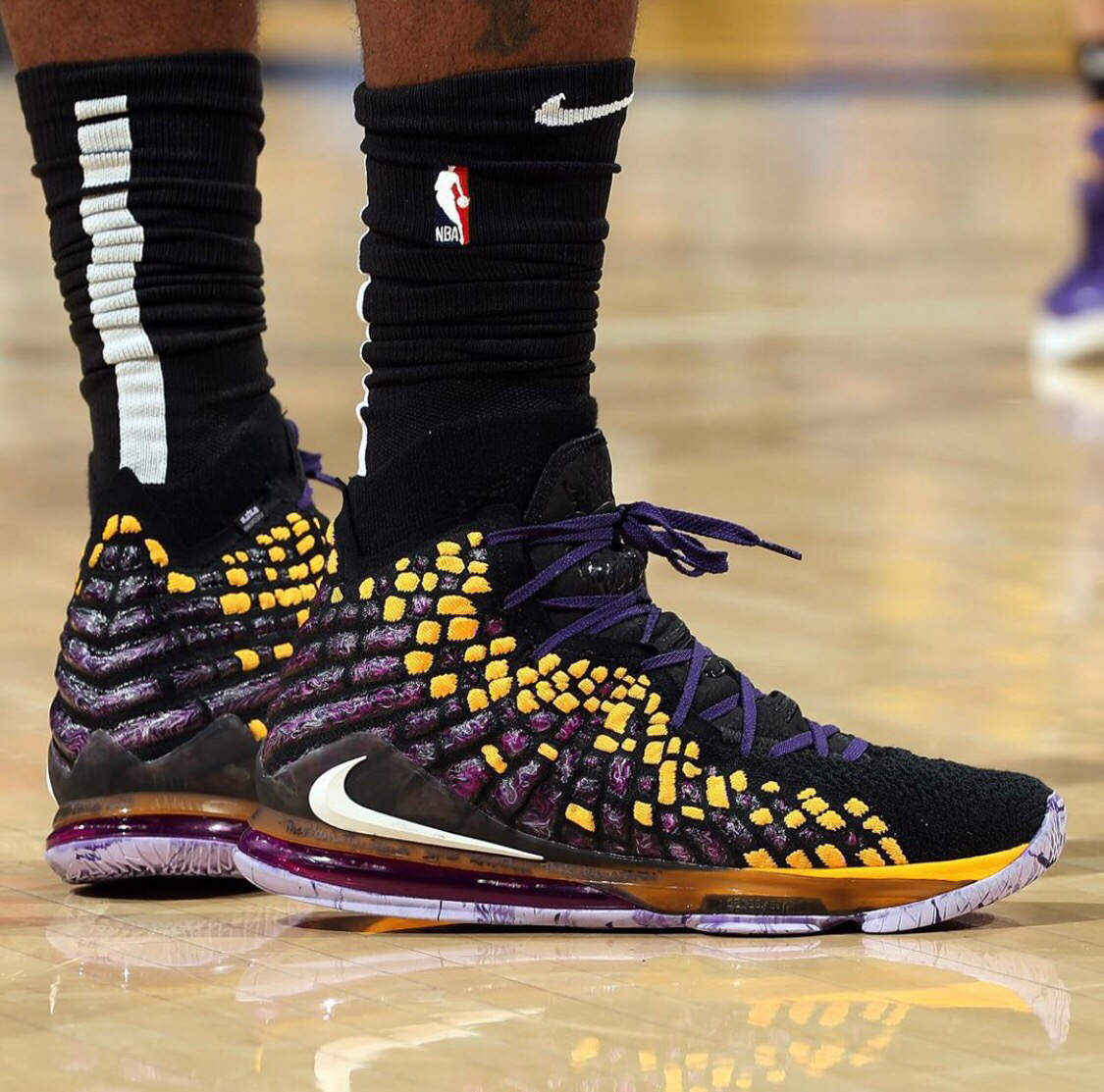 佛罗里达州Hollywood Hard Rock新吉他塔楼完工