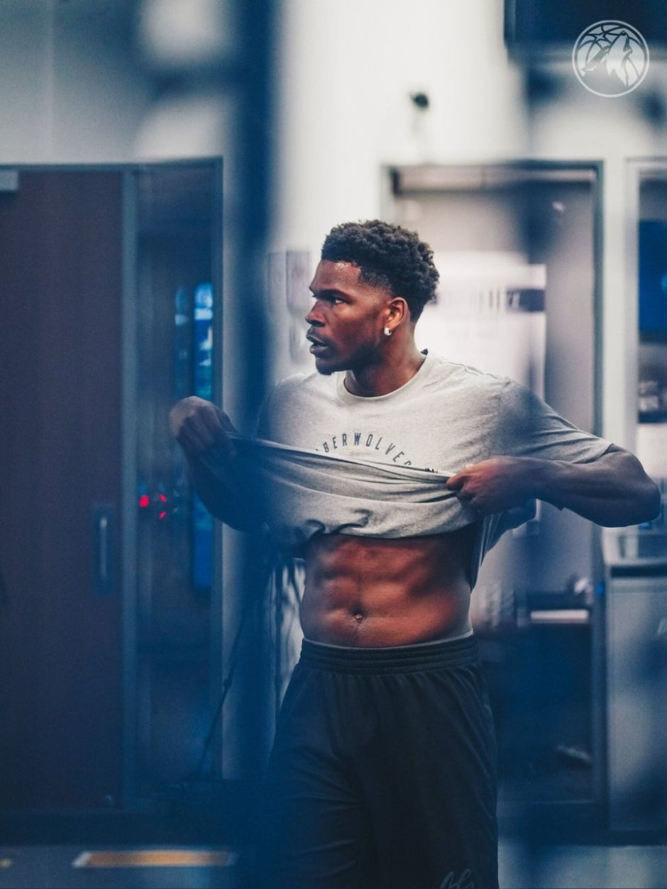 鹈鹕vs马刺前瞻：鹈鹕状态低迷，福克斯带队力争三杀对手