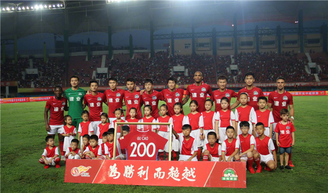 2020 关键签约：格里特·科尔与纽约洋基签下 9 年 3.24 亿美元合同，创下投手最高身价