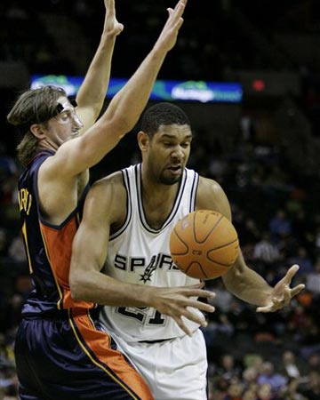 今晚鹿死谁手？国米客战尤文海报：劳塔罗单人出镜