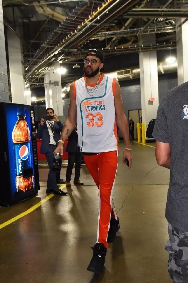利拉德无限期缺席，NBA联盟工资帽上涨10%，快船哈登下一场或出战成疑